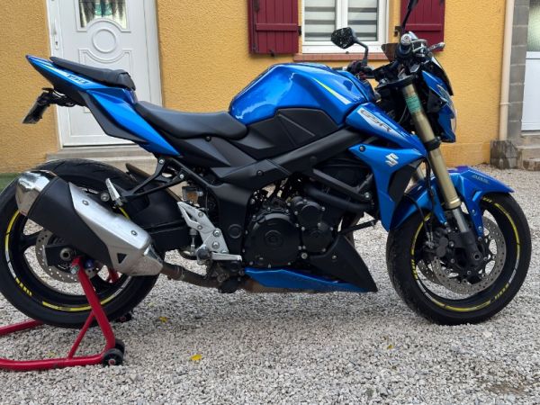 Vend suzuki gsr 750 2016 abs