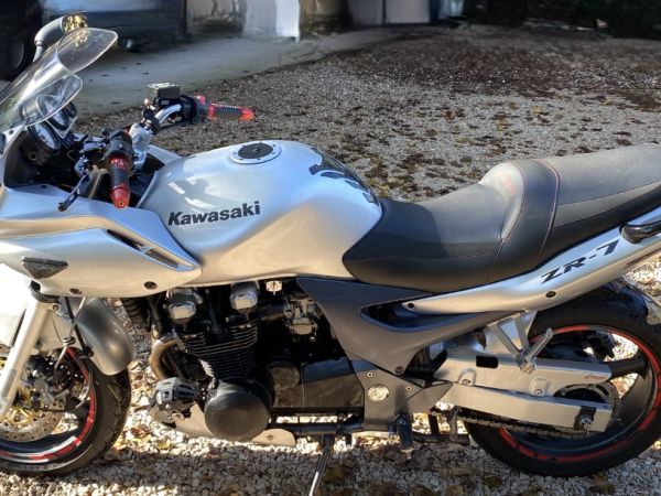 Kawasaki zr7s de 2001 - 55700 kms - excellent état