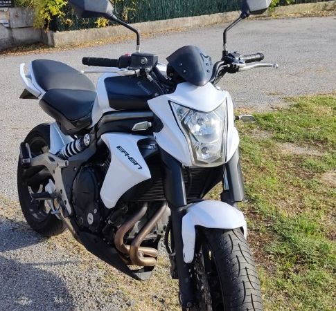 Kawasaki er-6n