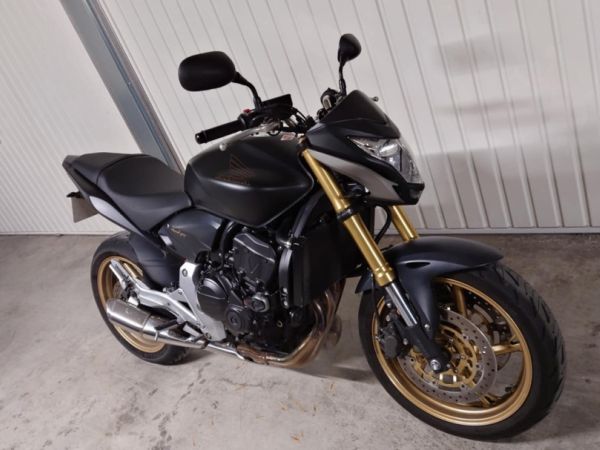 Honda hornet cb600f