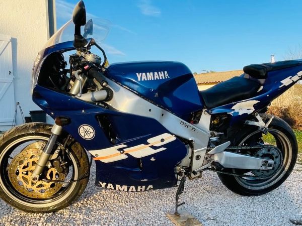 1000 fzr yamaha