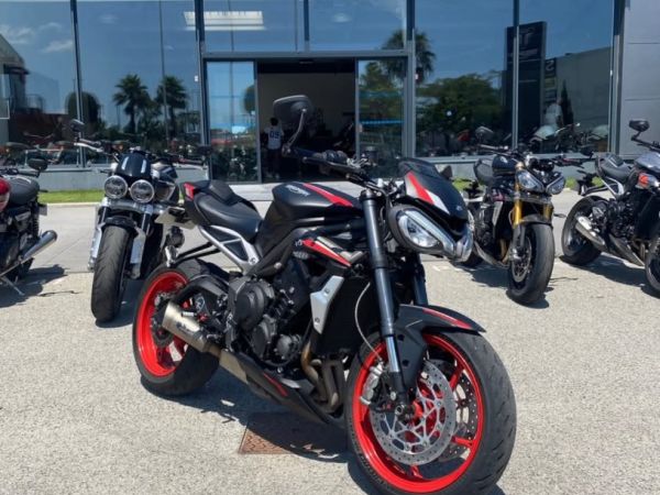 Triumph street triple rs
