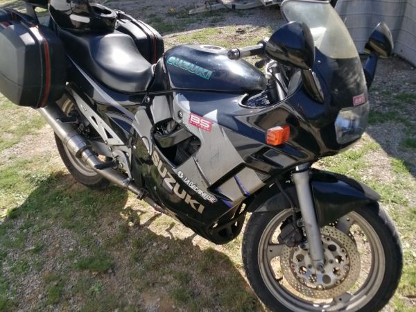 Suzuki gsxf 750