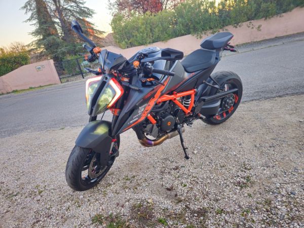 Ktm 1290 super duke r full équipée