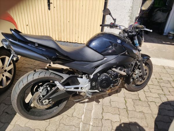 Moto gsr600