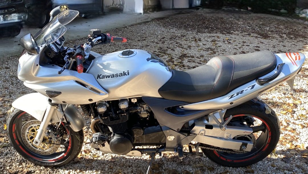 Kawasaki zr7s de 2001 - 55700 kms - excellent état