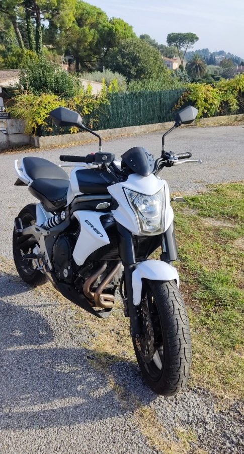 Kawasaki er-6n
