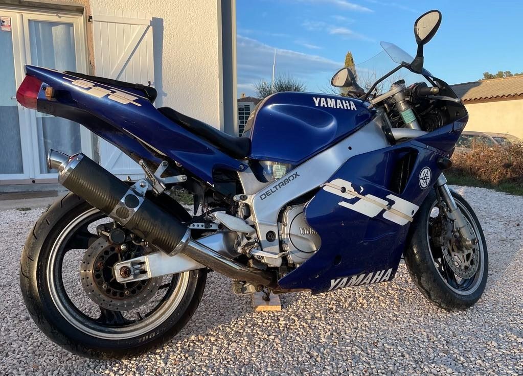 1000 fzr yamaha