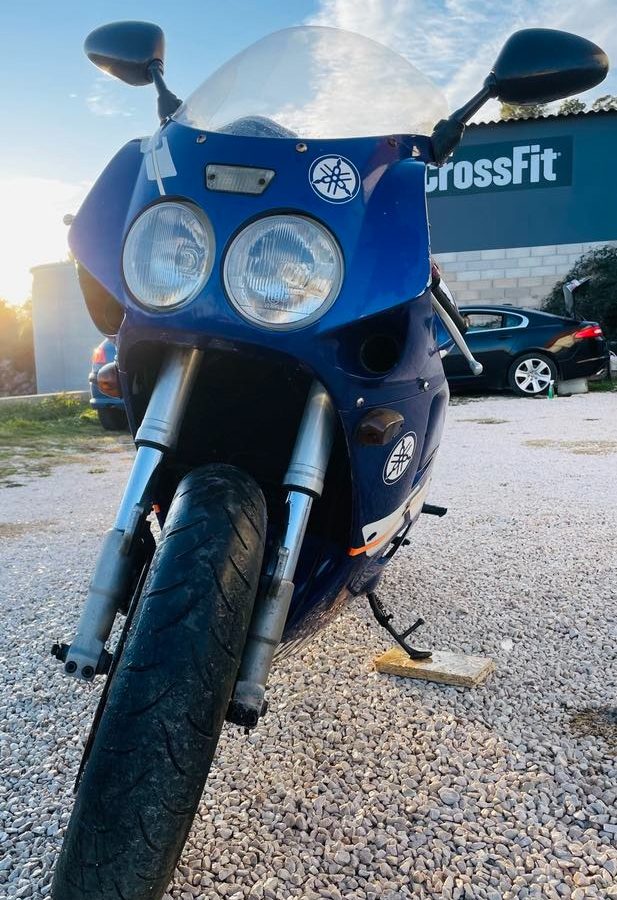 1000 fzr yamaha