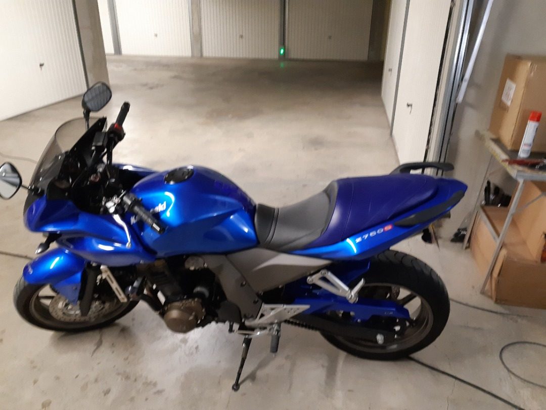 Kawazaki zr7s