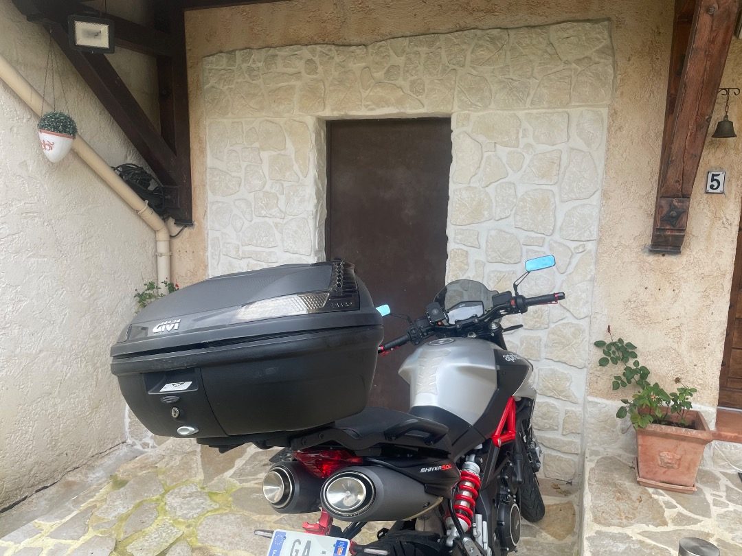 Aprilia 900 shiver