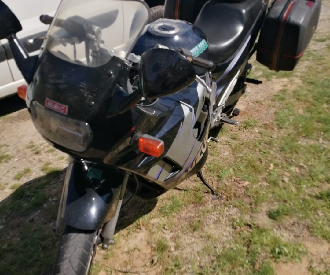 Suzuki gsxf 750