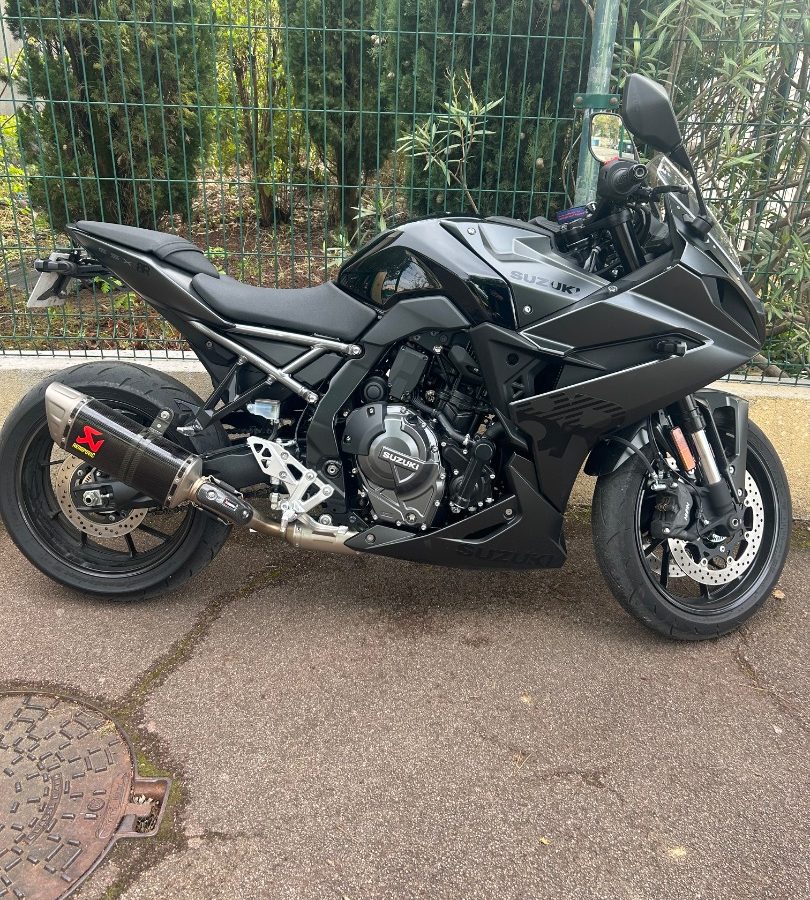 Suzuki gsx - 8r