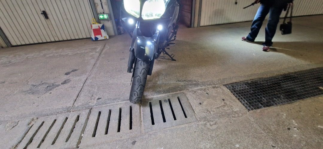 Suzuki v-strom 650 abs full black