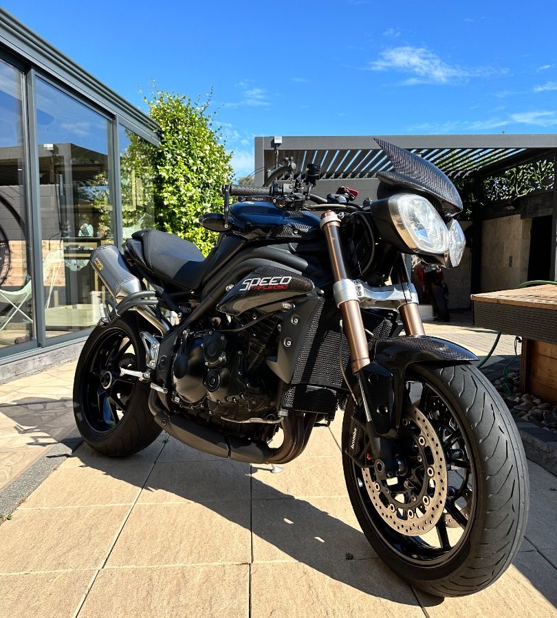 Triumph speed triple