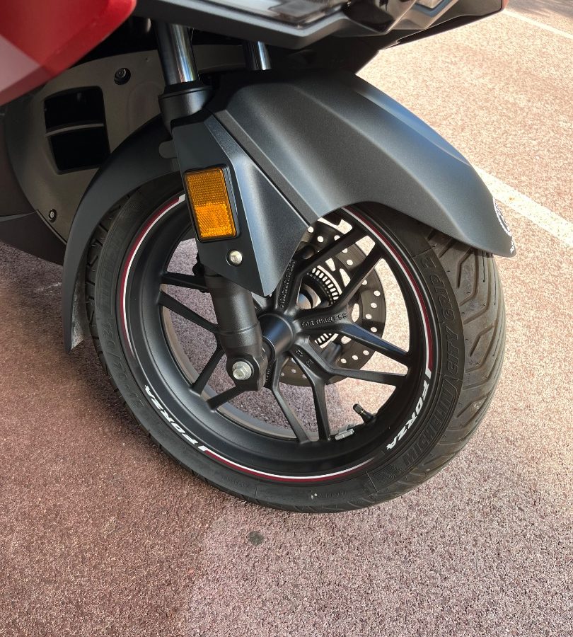Vends honda forza 125 smart top box rouge