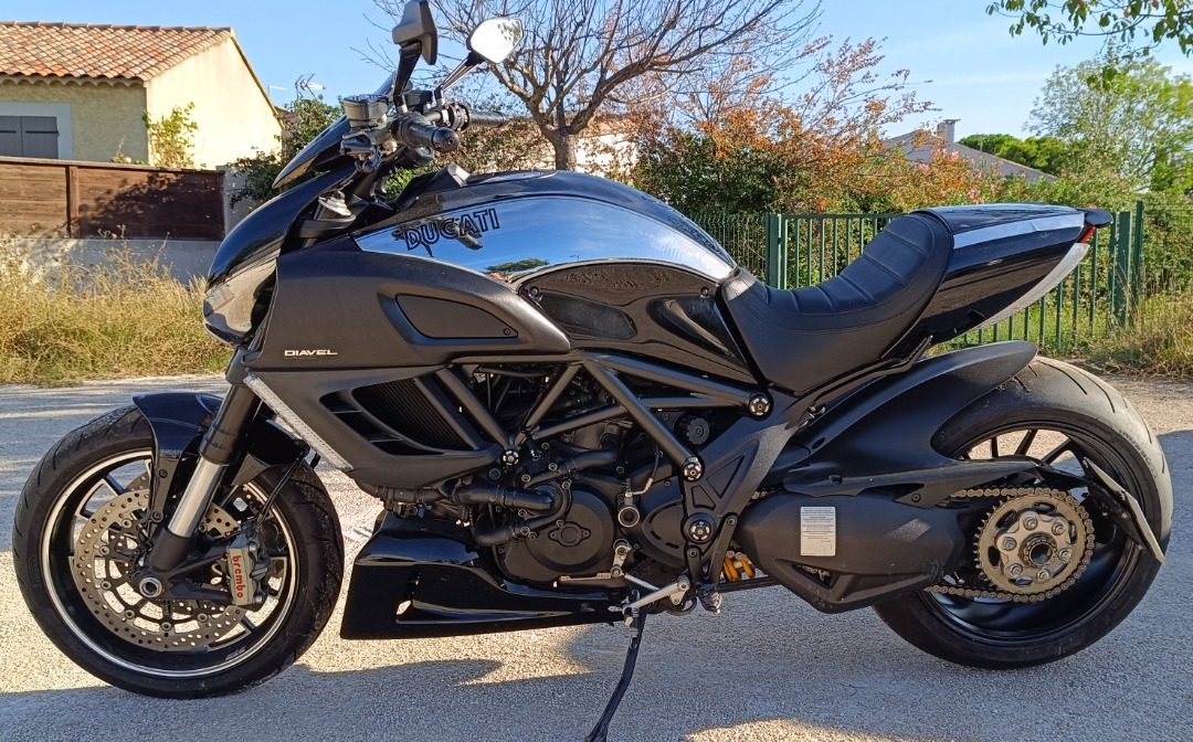 Vend ducati diavel