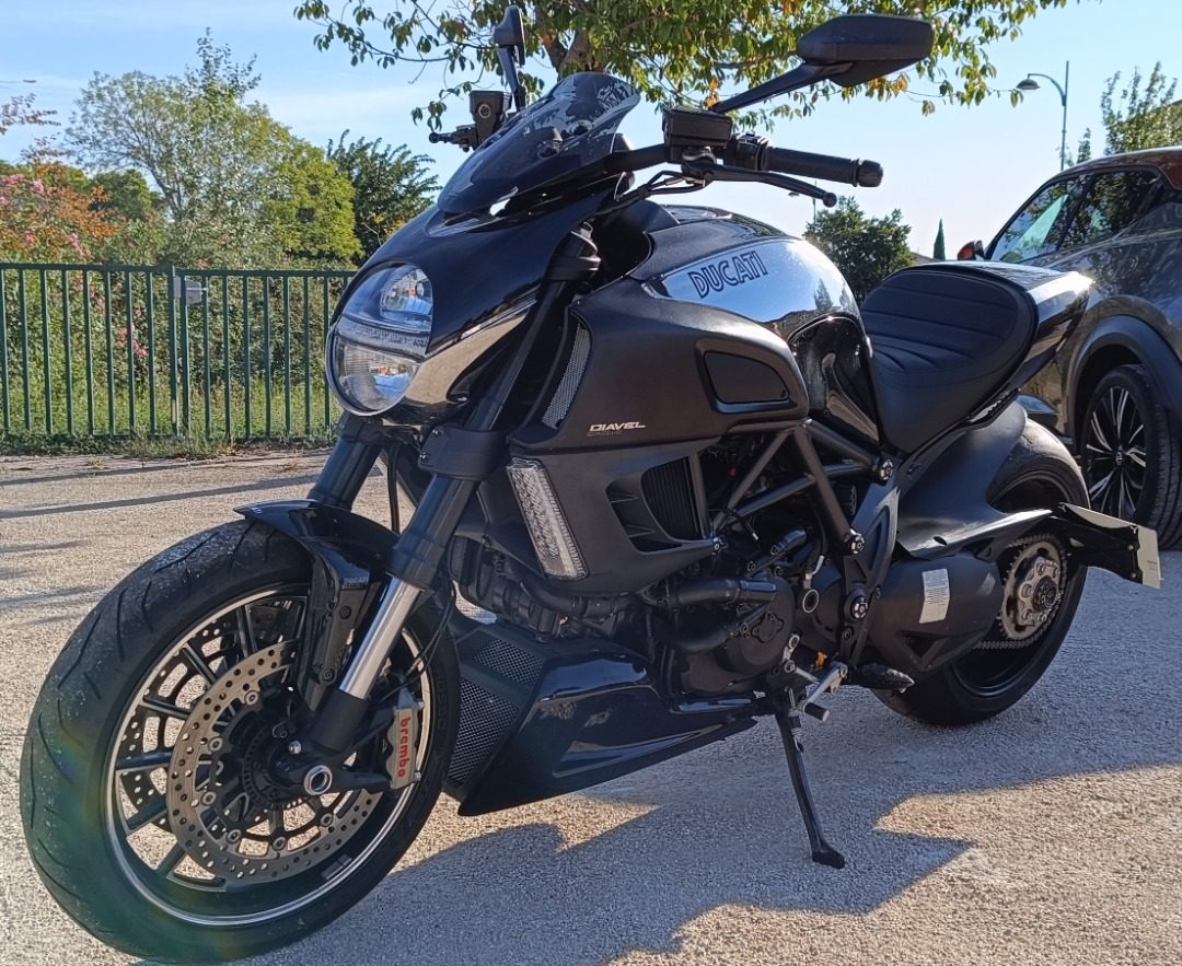 Vend ducati diavel