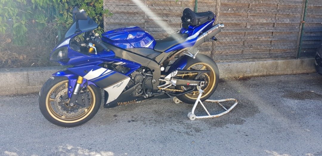 1000 r1