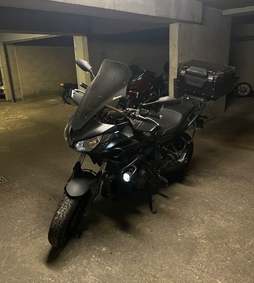 Tracer 700 full black