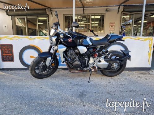 Honda cb1000r